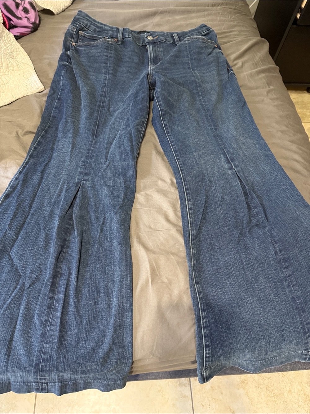 Wide Leg Dark Blue Women's Jeans Express size large short - stretch